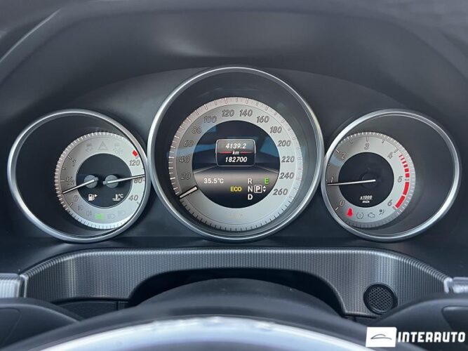 Mercedes E 220 41 mercedes E 220 2013