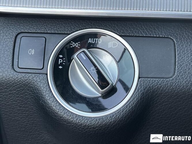 Mercedes E 220 42 mercedes E 220 2013