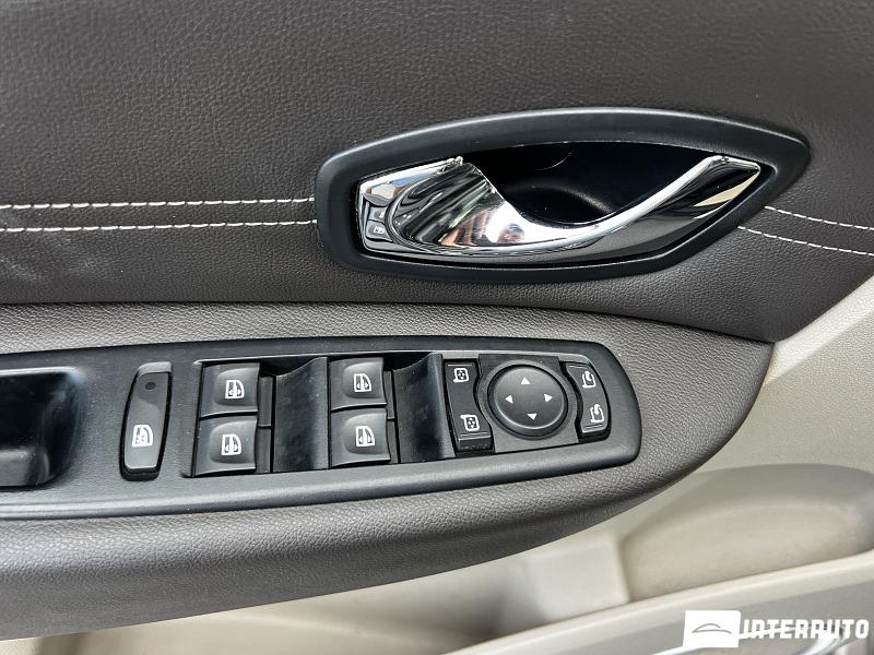 renault Scenic 2012