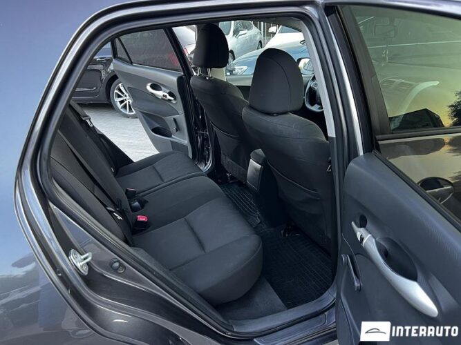 Toyota Auris 35 toyota Auris 2010