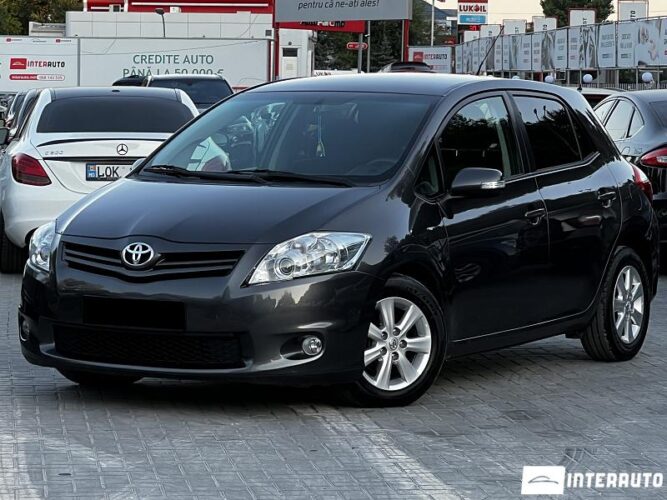 Toyota Auris 2010 doar la InterAuto