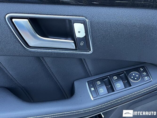 Mercedes E 220 44 mercedes E 220 2012