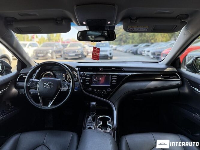toyota Camry 2020