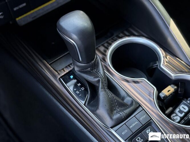 toyota Camry 2020