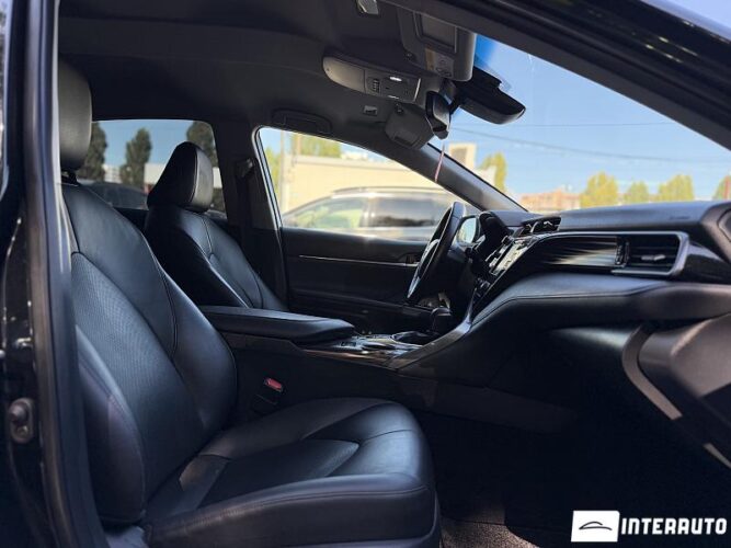 toyota Camry 2020