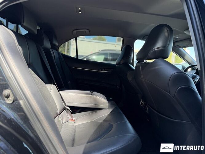 toyota Camry 2020