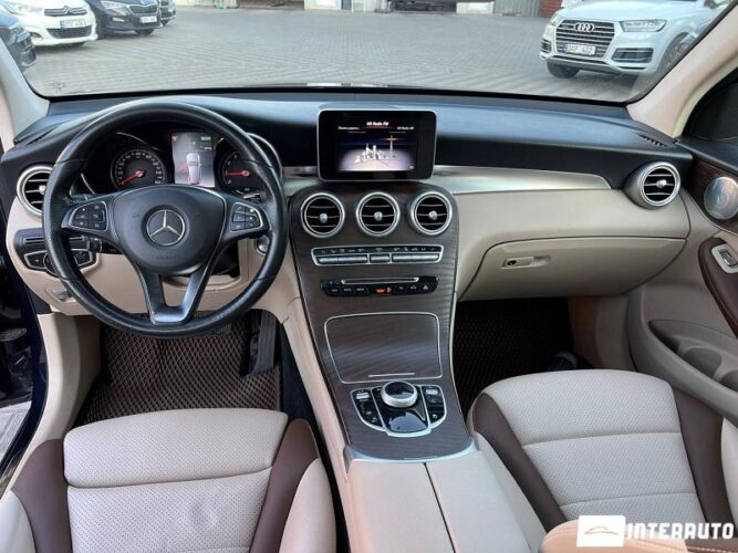 Mercedes GLC 350e 47 mercedes GLC 350e 2019