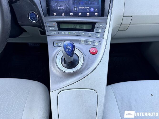 Toyota Prius 39 toyota Prius 2012