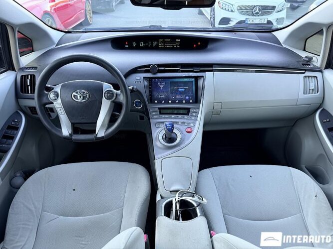 Toyota Prius 35 toyota Prius 2012