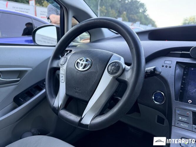 Toyota Prius 36 toyota Prius 2012