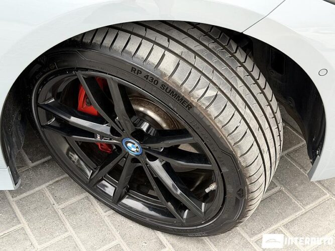 bmw 330E 2023