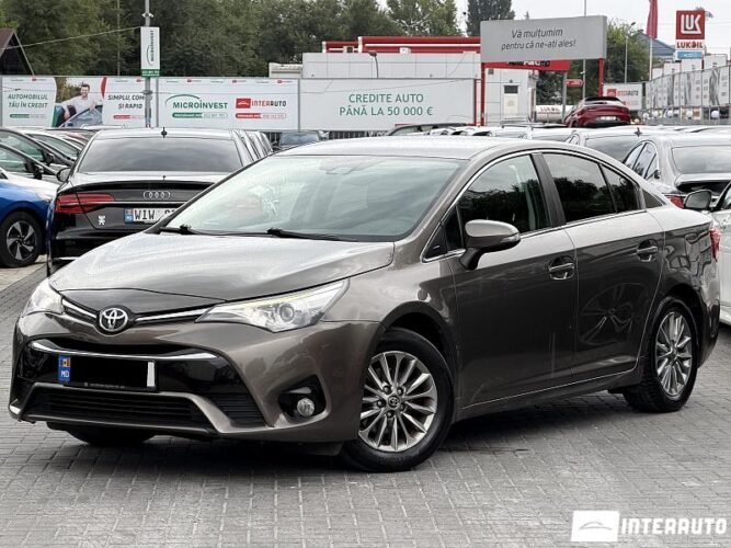 Toyota Avensis 2017 doar la InterAuto