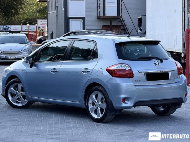 toyota Auris 2011