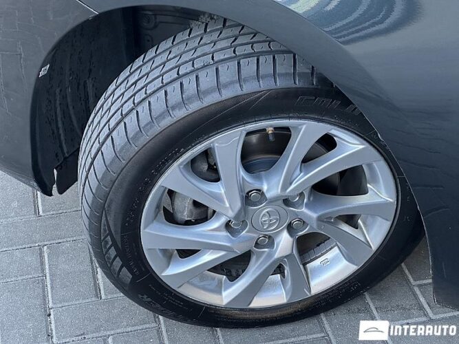 toyota Auris 2016