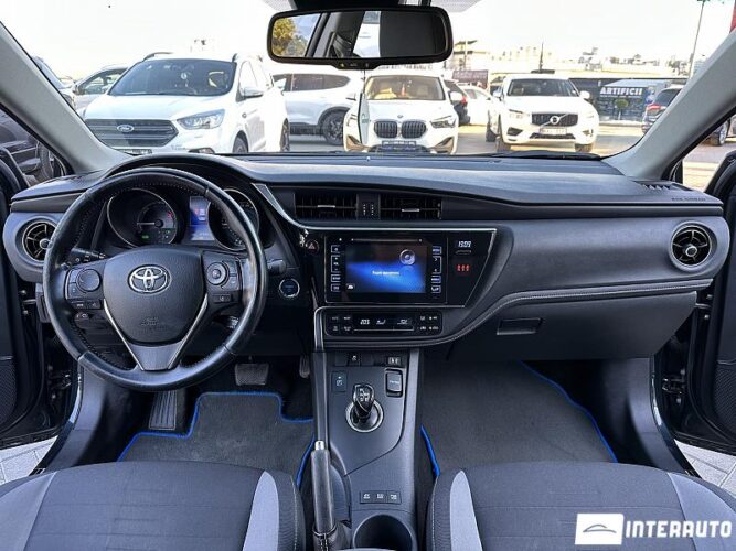 toyota Auris 2016
