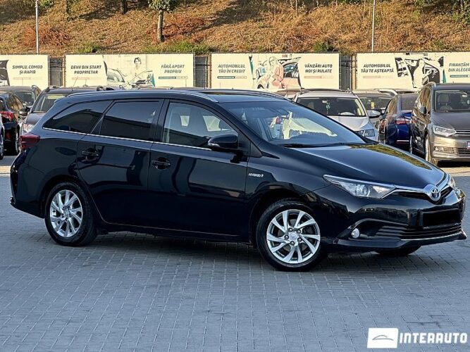 Toyota Auris 2016 doar la InterAuto