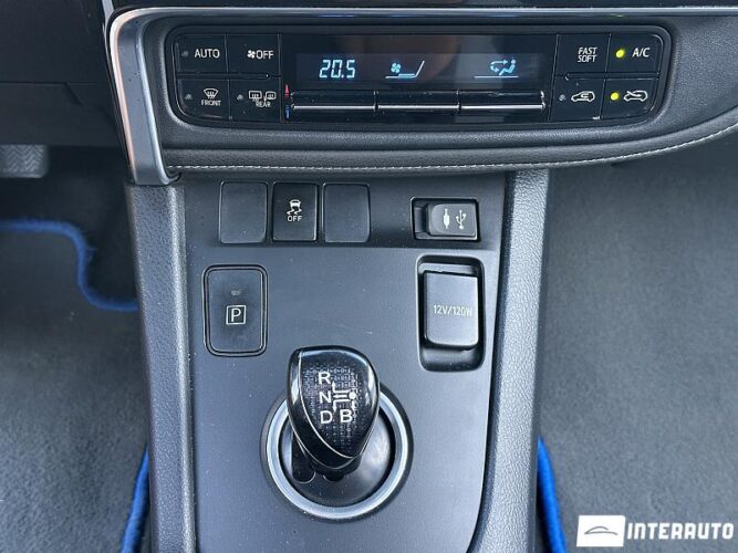 toyota Auris 2016