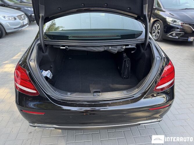 Mercedes E 220 52 mercedes E 220 2017