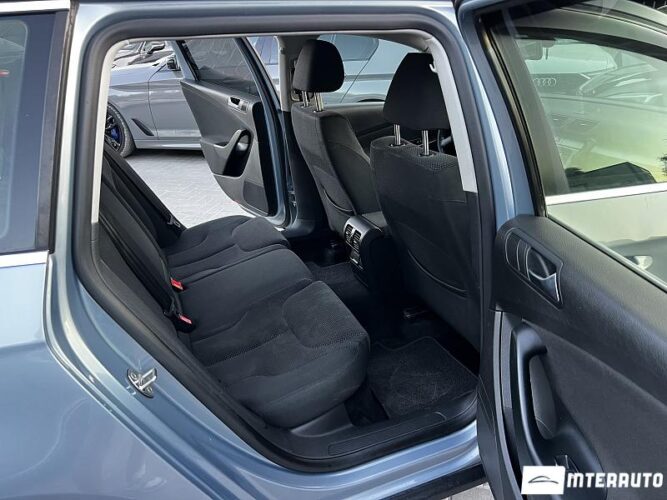 Volkswagen Passat 45 volkswagen Passat 2010
