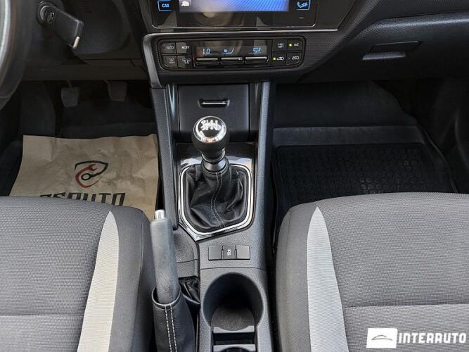 Toyota Auris 43 toyota Auris 2015