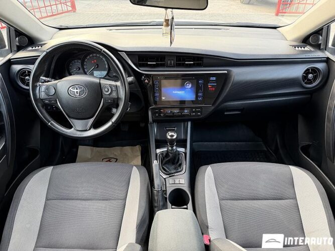 Toyota Auris 38 toyota Auris 2015