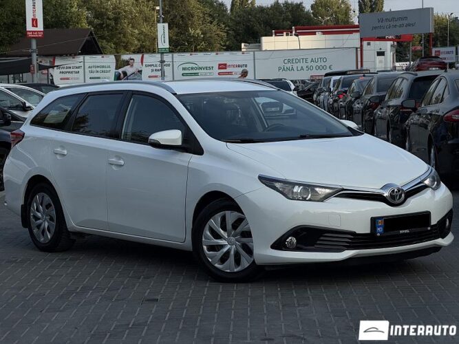 Toyota Auris 32 toyota Auris 2015