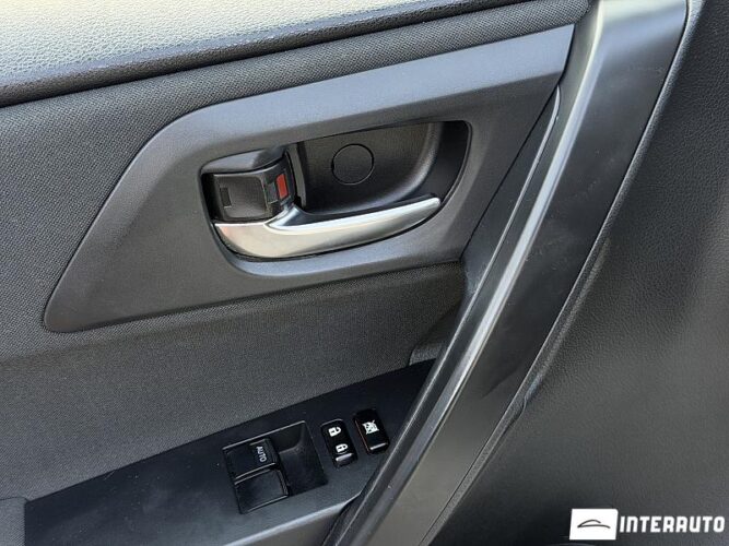 Toyota Auris 46 toyota Auris 2015