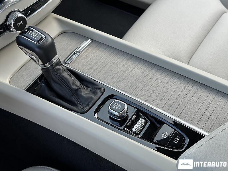volvo XC 60 2020