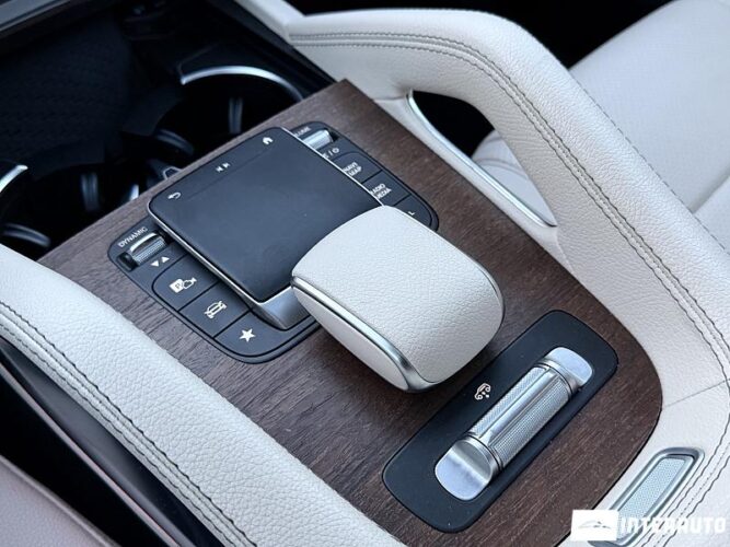 Mercedes GLS 450 59 mercedes GLS 450 2021