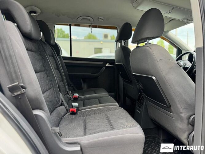 Volkswagen Touran 46 volkswagen Touran 2011