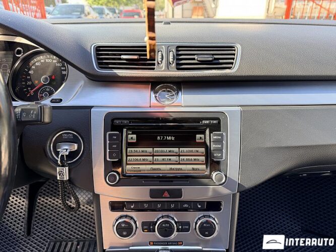 Volkswagen Passat CC 41 volkswagen Passat CC 2013