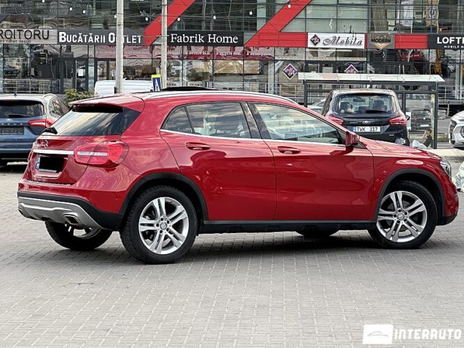 Mercedes GLA 200 34 mercedes GLA 200 2015