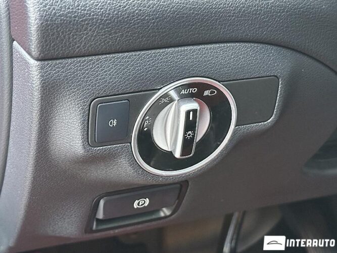 Mercedes GLA 200 40 mercedes GLA 200 2015