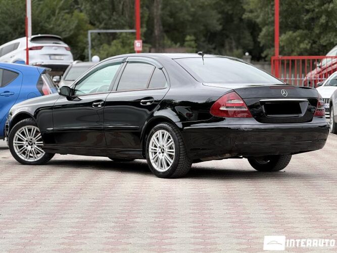 Mercedes E 220 31 mercedes E 220 2005