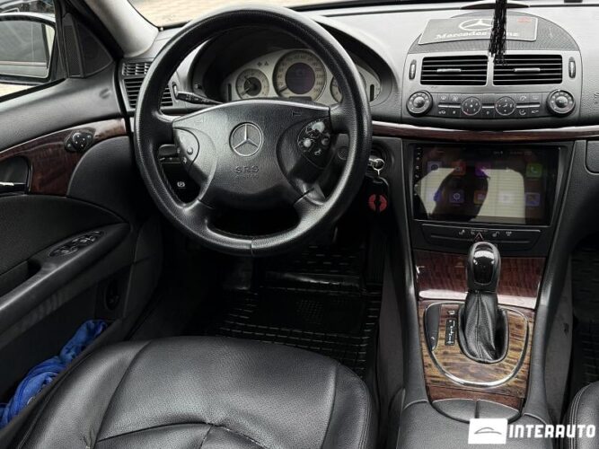 Mercedes E 220 33 mercedes E 220 2005