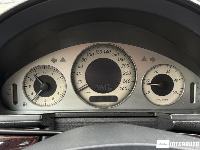 Mercedes E 220 39 mercedes E 220 2005