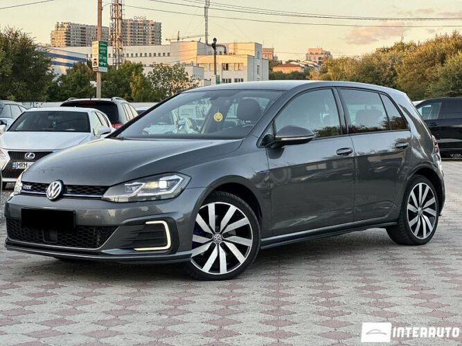 Volkswagen Golf GTE 2018 doar la InterAuto
