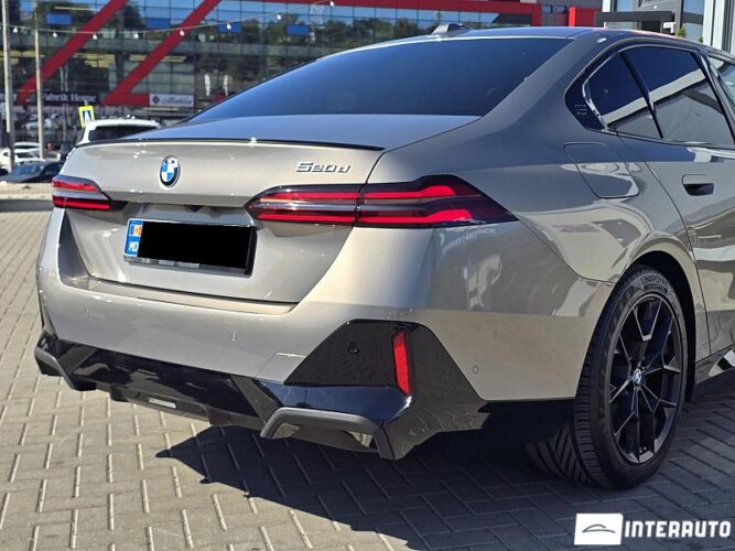 BMW 520 42 bmw 520 2024