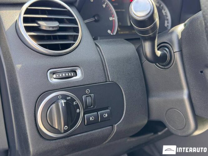 Land Rover Discovery 32 land rover Discovery 2012