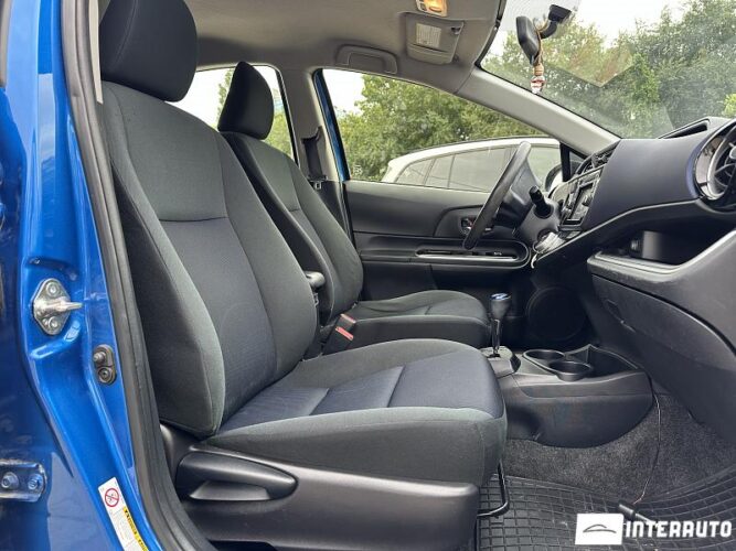 toyota Prius C 2016