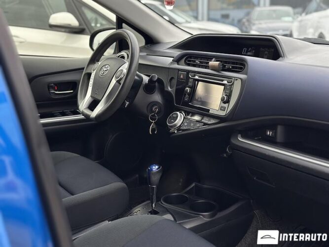 toyota Prius C 2016