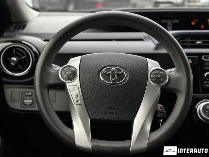 toyota Prius C 2016