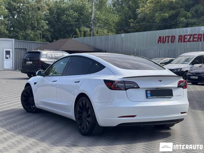 Tesla Model 3 28 tesla Model 3 2021