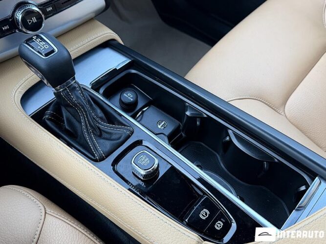 Volvo XC 90 40 volvo XC 90 2018