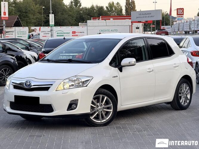 Toyota Auris 2011 doar la InterAuto