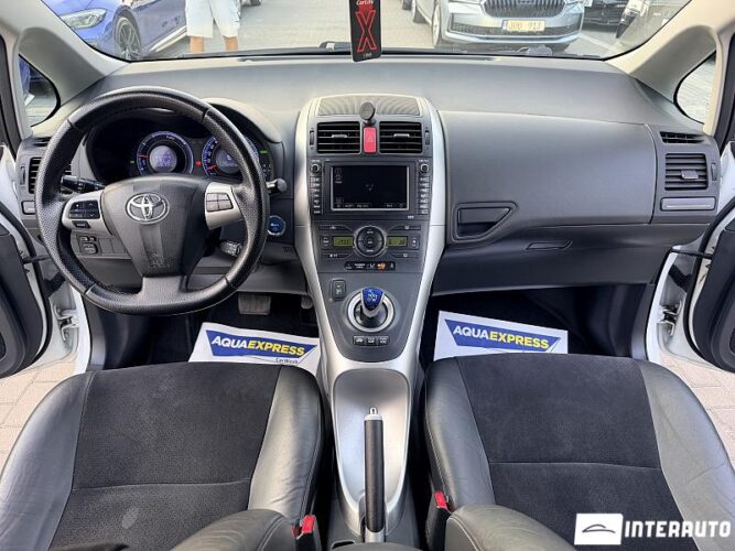 Toyota Auris 38 toyota Auris 2011
