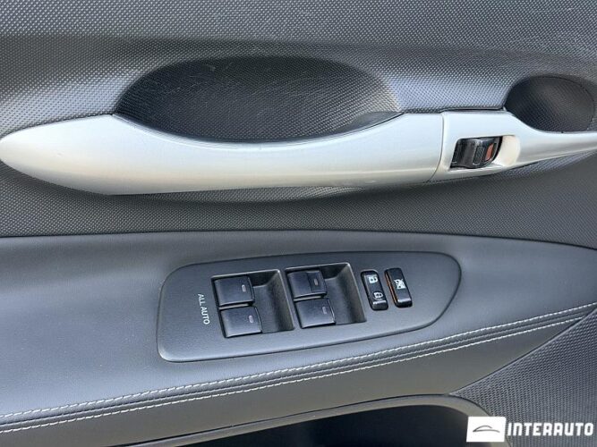 Toyota Auris 45 toyota Auris 2011