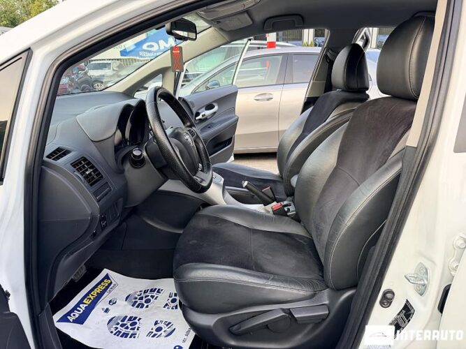 Toyota Auris 34 toyota Auris 2011