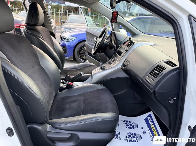 Toyota Auris 35 toyota Auris 2011