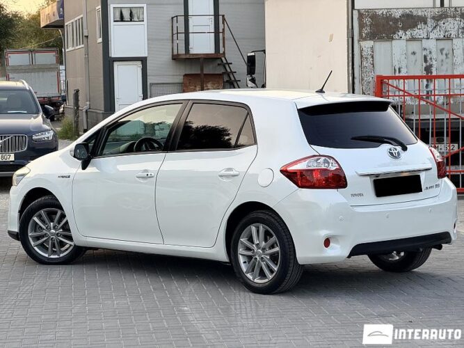 Toyota Auris 33 toyota Auris 2011